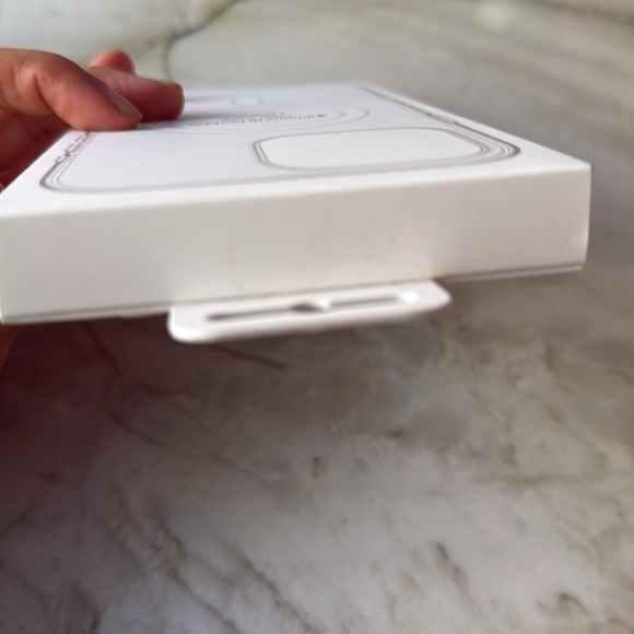 NWT Apple iPhone 16 Pro Max Clear Case MagSafe - Picture 3 of 4